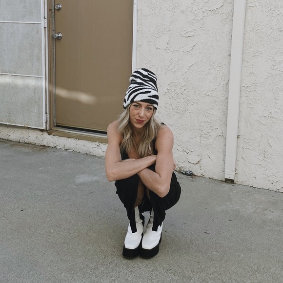 Meet your Posher, Haley - Picture 2 of 10